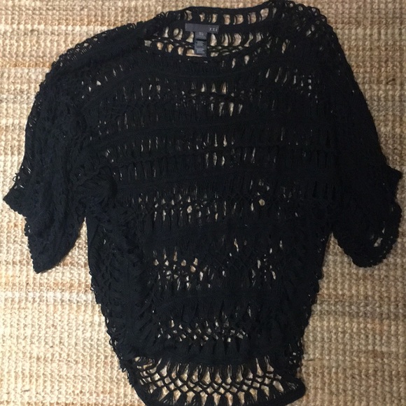 Cool edgy crochet top - Picture 2 of 4